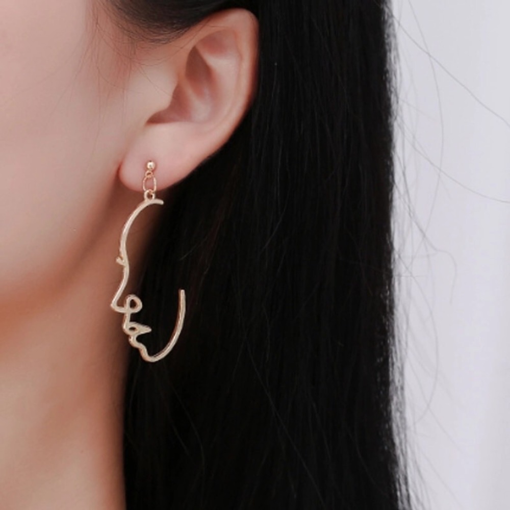 ⭐️ TWO LEFT ⭐️ CUTEST PICASSO GOLD FACE EARRINGS